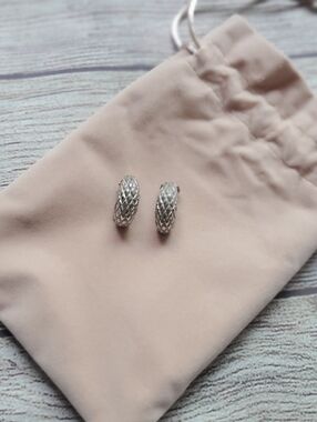 Vinrage Silvertone Textured Hoop Clip-on Earrings